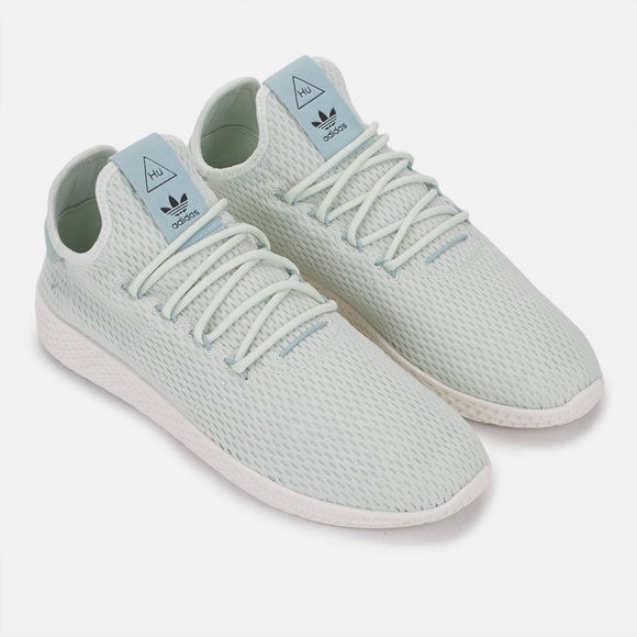 le adidas pharrell williams scarpa poshmark le adidas pharrell williams scarpa poshmark